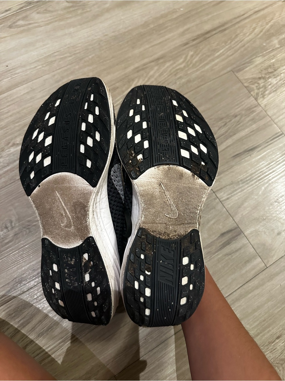 Nike Running Shoes - Picture 4 of 7